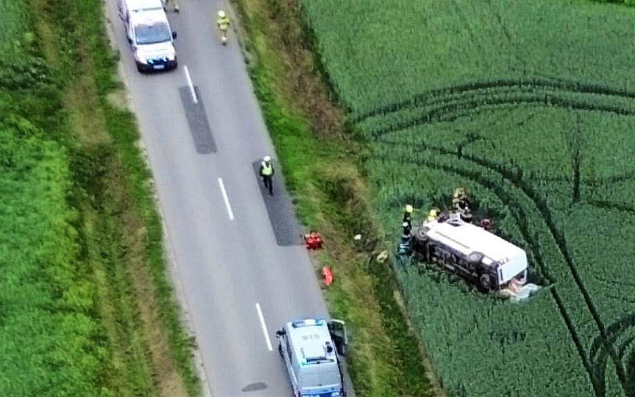 Służby ratunkowe na miejscu wypadku